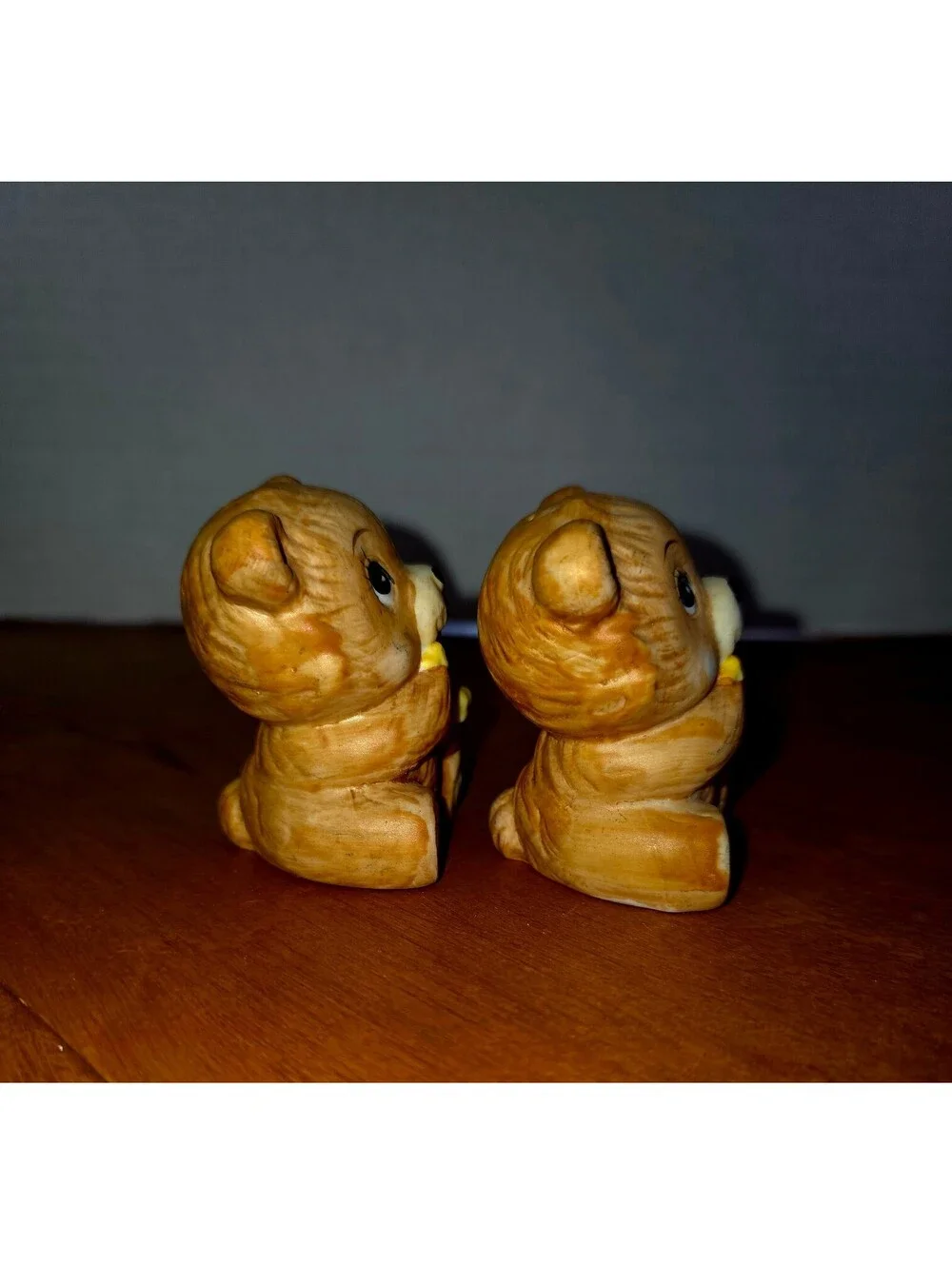 Vintage honey bear salt and pepper shakers